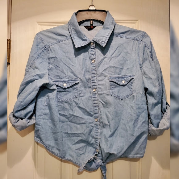 G by GUESS Large Button Up - Picture 1 of 5